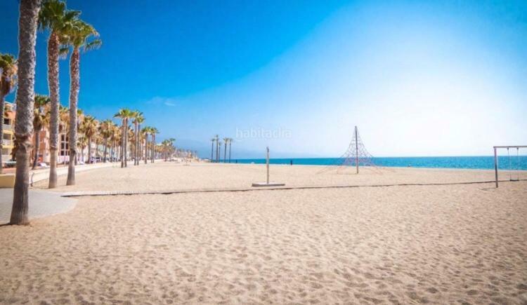 Apartamentos Deluxe Roquetas De Mar Con Golf Y Piscina Climatizada, Parking Privado Vicar Bagian luar foto